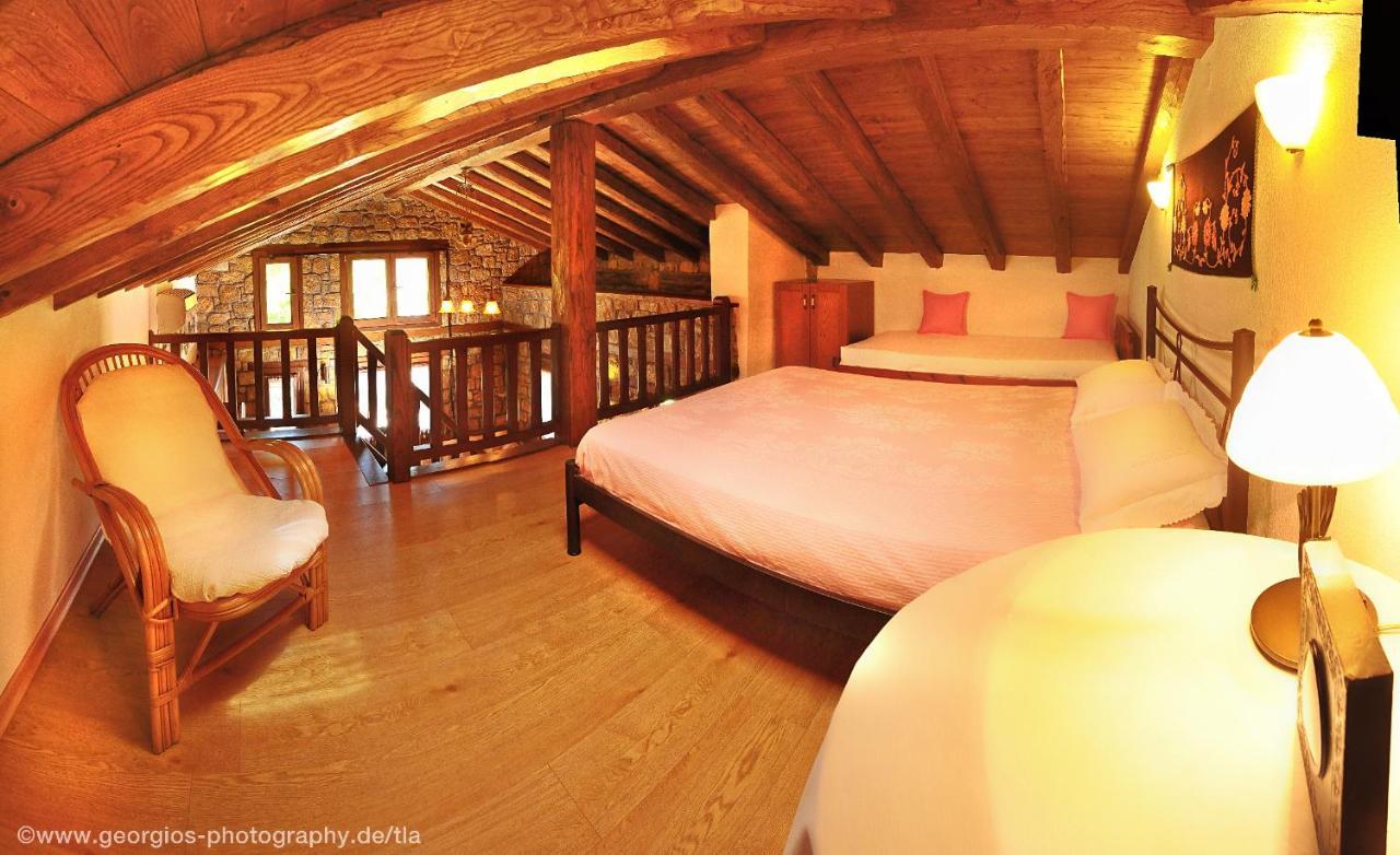 Kamares House &