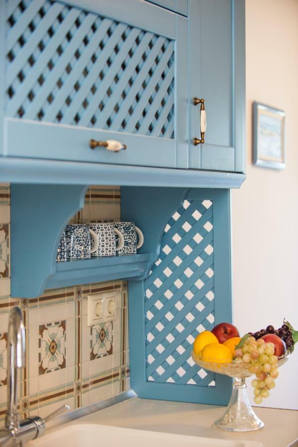 Kamares House &